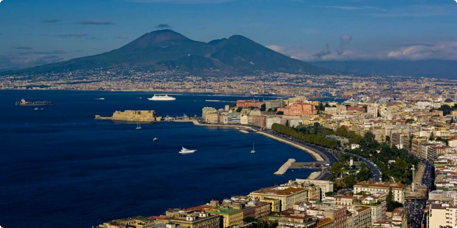 Nápoles más allá de la pizza: sumergirse en la cultura, la historia y la belleza escénica