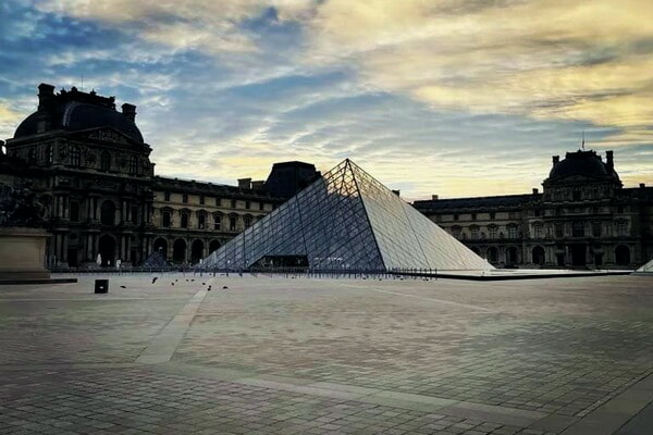 Place de la Louvre